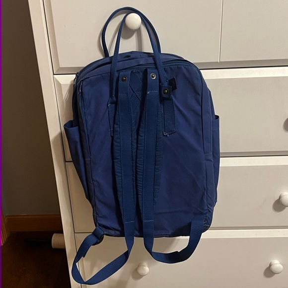 Fjall Raven Kanken Backpack - Picture 2 of 4